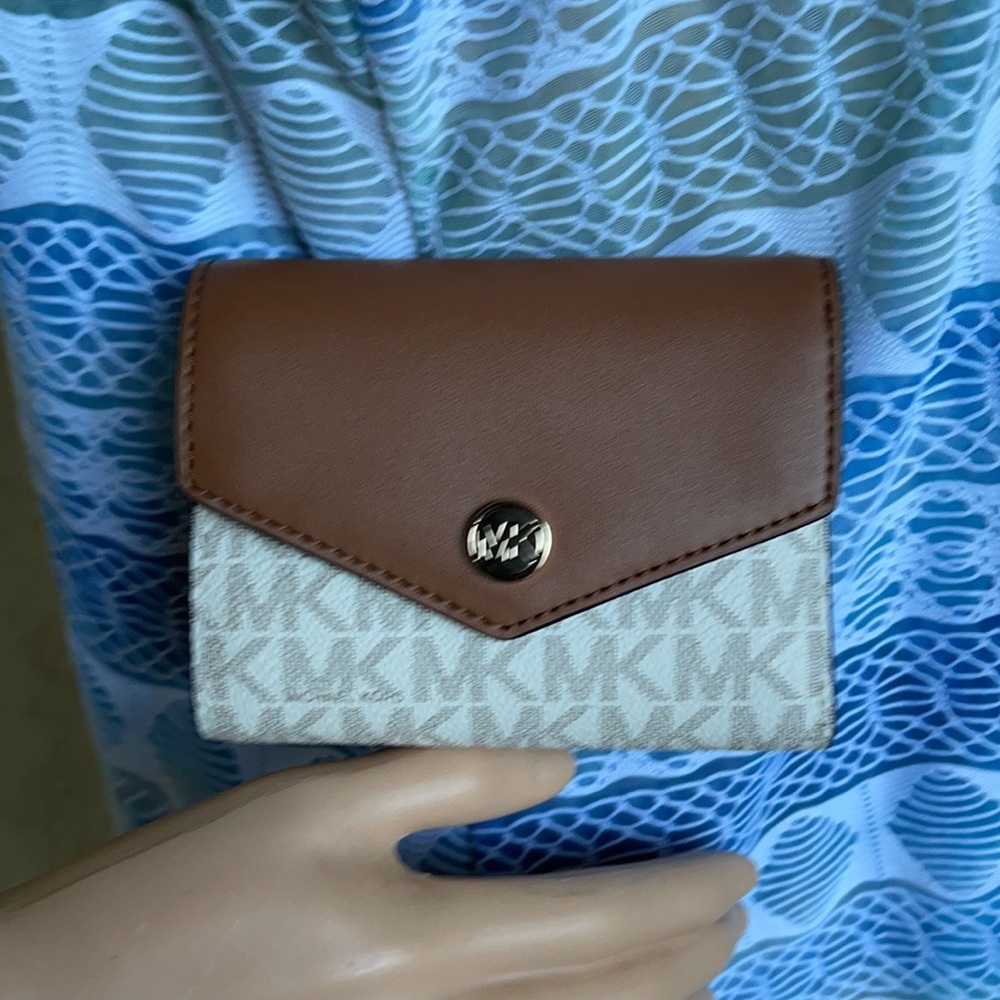 Michael Kors Medium flap Bifold Wallet
